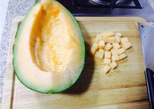 不甜的哈密瓜怎么吃,不甜哈密瓜的多样食法探索