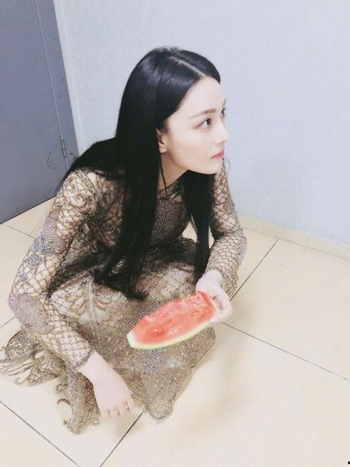 吴丹丹吃瓜,揭秘娱乐圈幕后故事